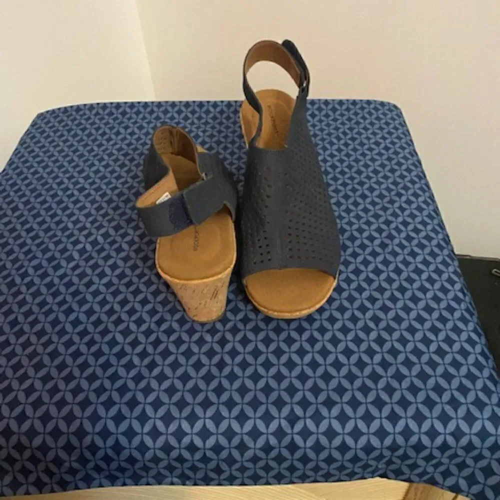 Rockport blue briah